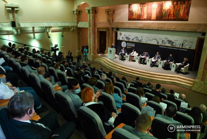 Երևանում մեկնարկել է «Արցախի վտանգված ժառանգությունը. մարտահրավերների հանգույցում» համաժողովը