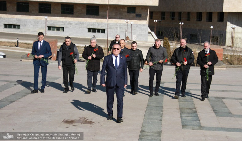 Ղարաբաղյան շարժման 34-րդ տարեդարձի միջոցառումների կազմակերպման պետական հանձնաժողովն այցելել է Ստեփանակերտի հուշահամալիր