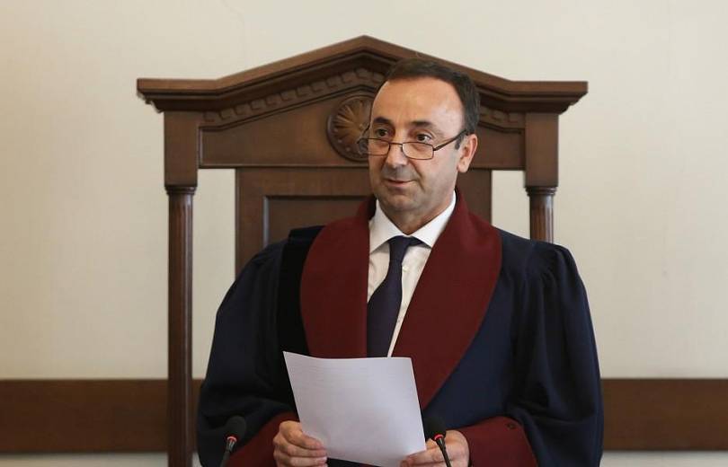 Սահմանադրական դատարանը որոշել է վերսկսել Քոչարյանի դիմումի քննությունը
