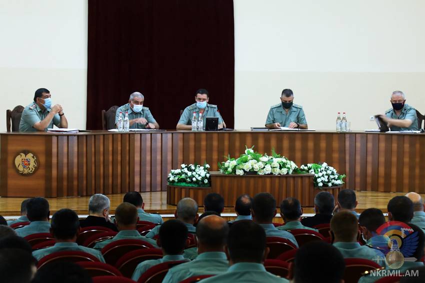 ԱՀ ՊՆ, ՊԲ հրամանատար, գեներալ-մայոր Ջալալ Հարությունյանի ղեկավարությամբ օգոստոսի 8-ին անց է կացվել ՊԲ-ի ռազմական խորհրդի նիստ