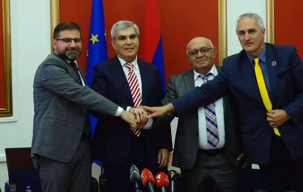 Ժողովրդավարական ուժերի հարթակը ԵՄ-ին Հայաստանի անդամակցելու հարցով հանրաքվեի կազմակերպման նպատակով ստորագրահավաք կնախաձեռնեն