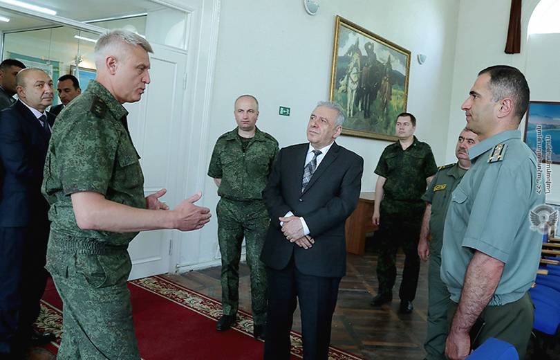 Վաղարշակ Հարությունյանն այցելել է ՀՀ-ում ՌԴ անվտանգության դաշնային ծառայության սահմանապահ վարչություն