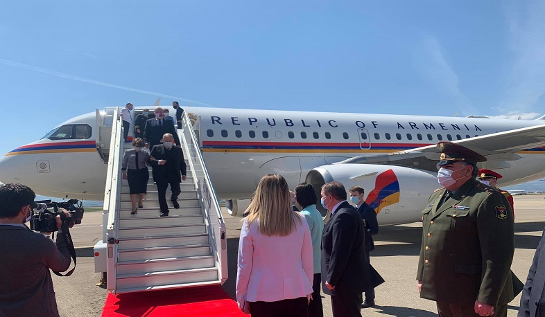 Президент Армении отправился в Тбилиси с официальным визитом