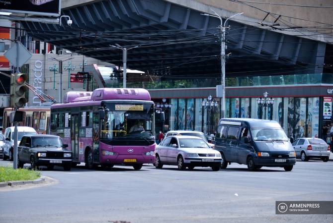 Երևանում ավտոբուսների ուշացումները պայմանավորված են վարորդների արձակուրդներով և պահեստամասերի բացակայությամբ