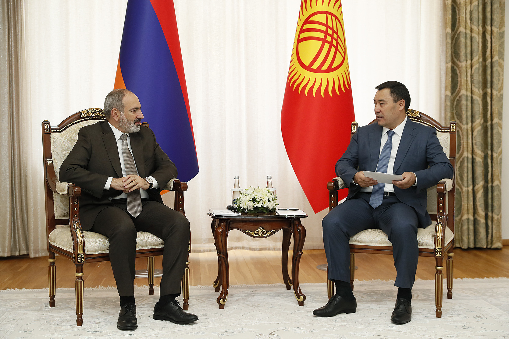 Հայաստանն ու Ղրղզստանը կակտիվացնեն տնտեսական կապերը. վարչապետը հանդիպում է ունեցել Ղրղզստանի նախագահի հետ